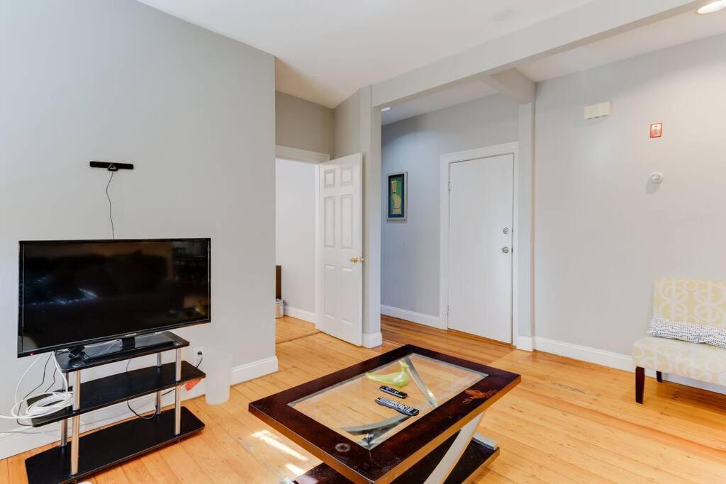 New! Boston Condo Near Mbta, 3Mi To Fenway ! Eksteriør billede